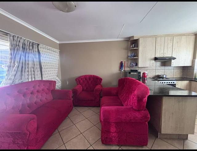 2 BEDROOM APARTMENT FOR SALE IN FLORIDA GLEN